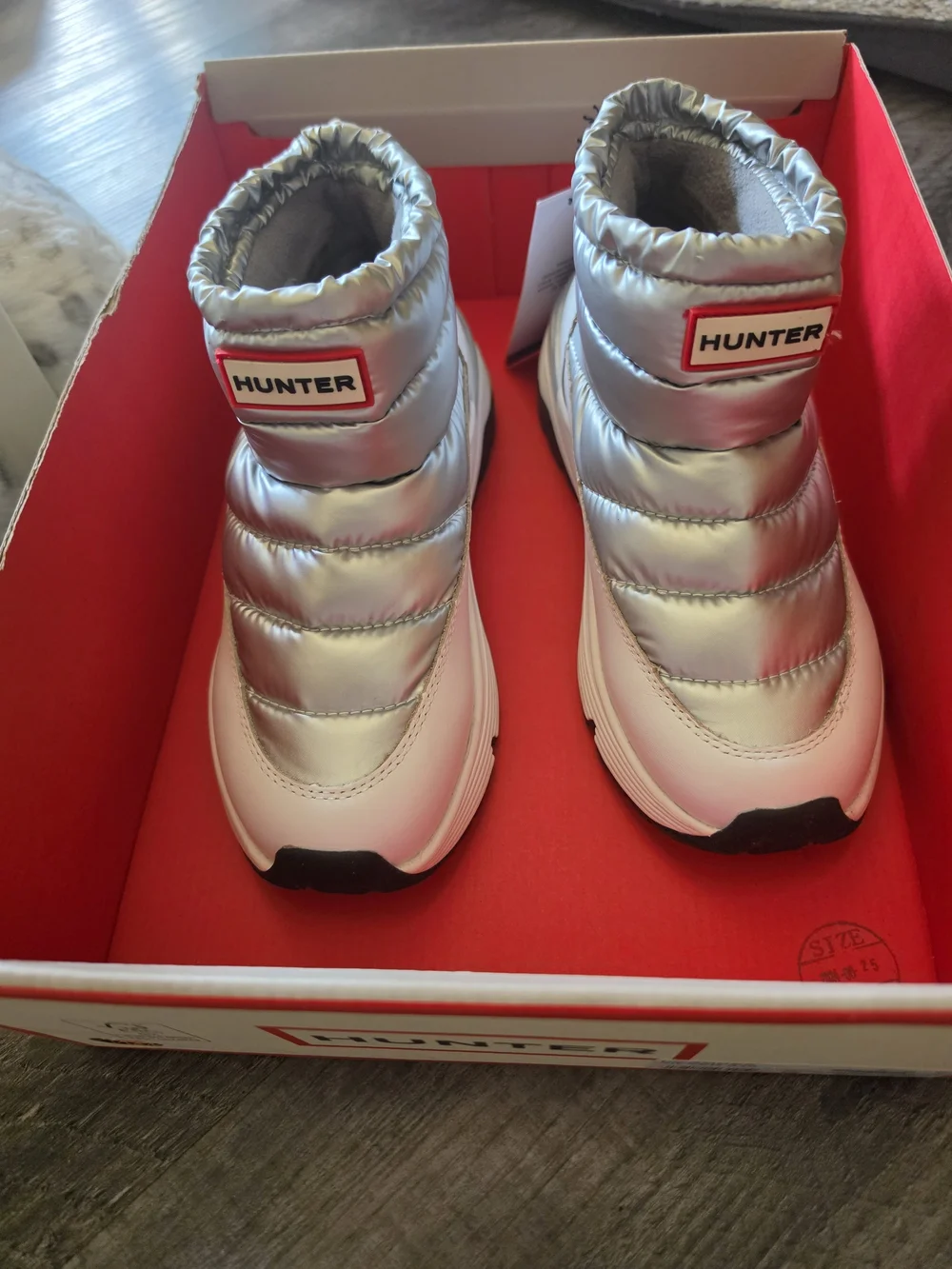 Hunter Ann Boot Silver Size 5 $149